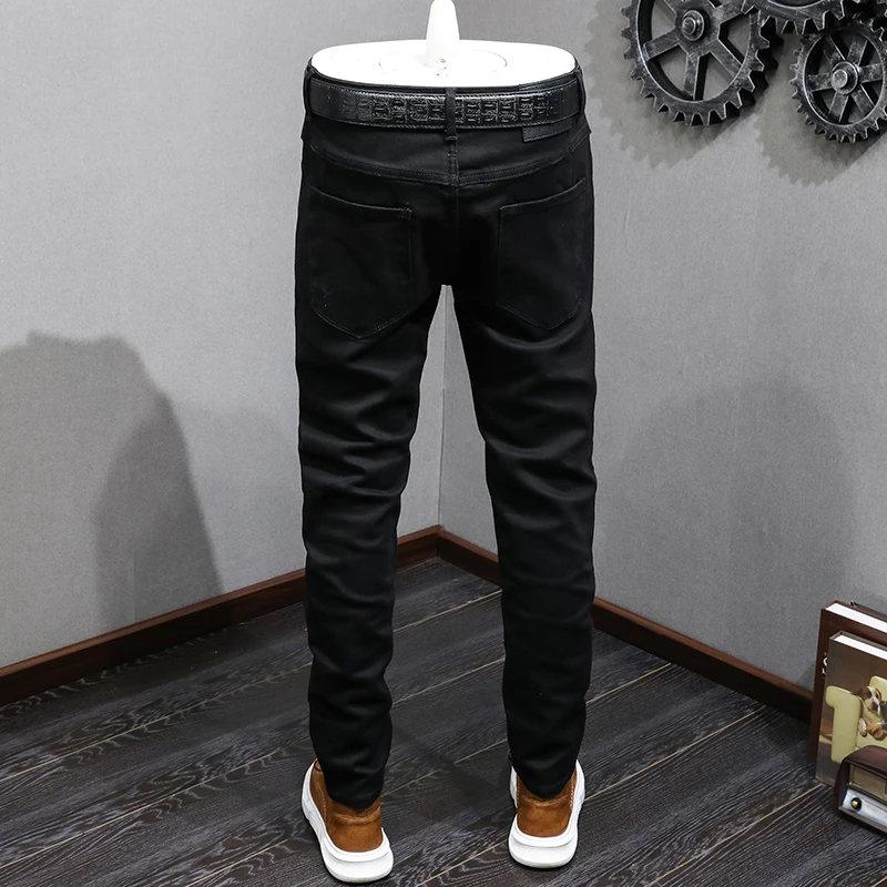 Venda por grosso Novo Design de moda para homens Street Reta moda jeans da  perna - China Homens calça e calças compridas para homens preço